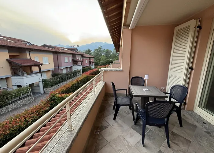 아파트 Lario Village