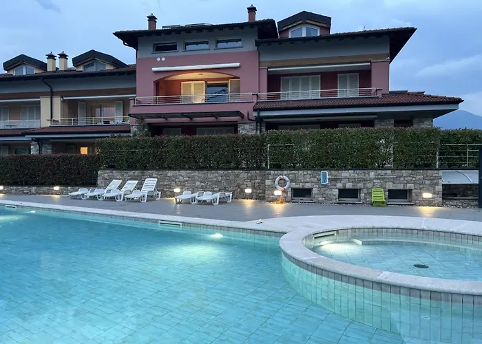 아파트 Lario Village 콜리코