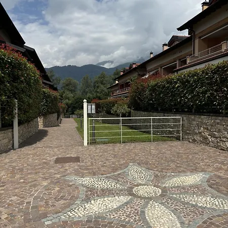 Lario Village *