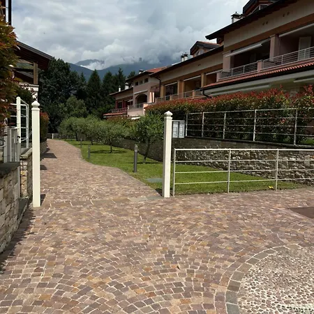 公寓 Lario Village *