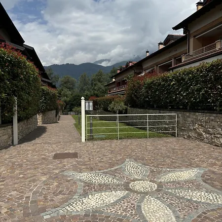 Lario Village *